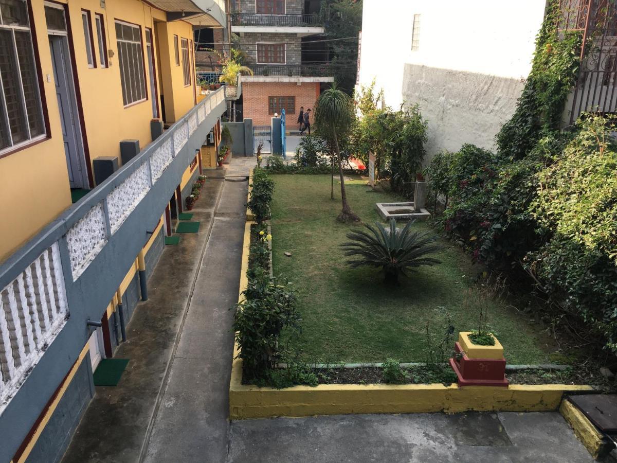 Pushpa Guest House Pokhara Eksteriør billede
