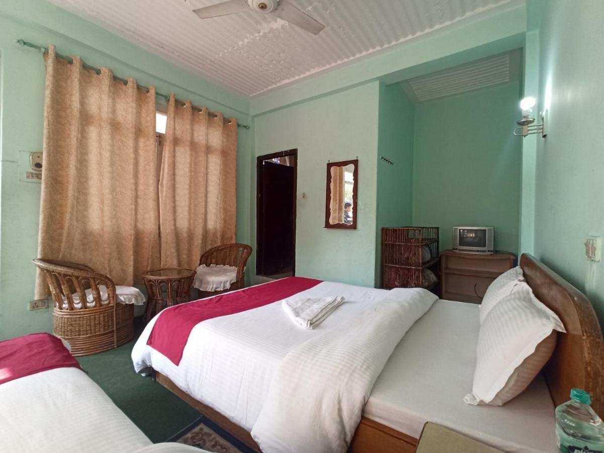 Pushpa Guest House Pokhara Eksteriør billede