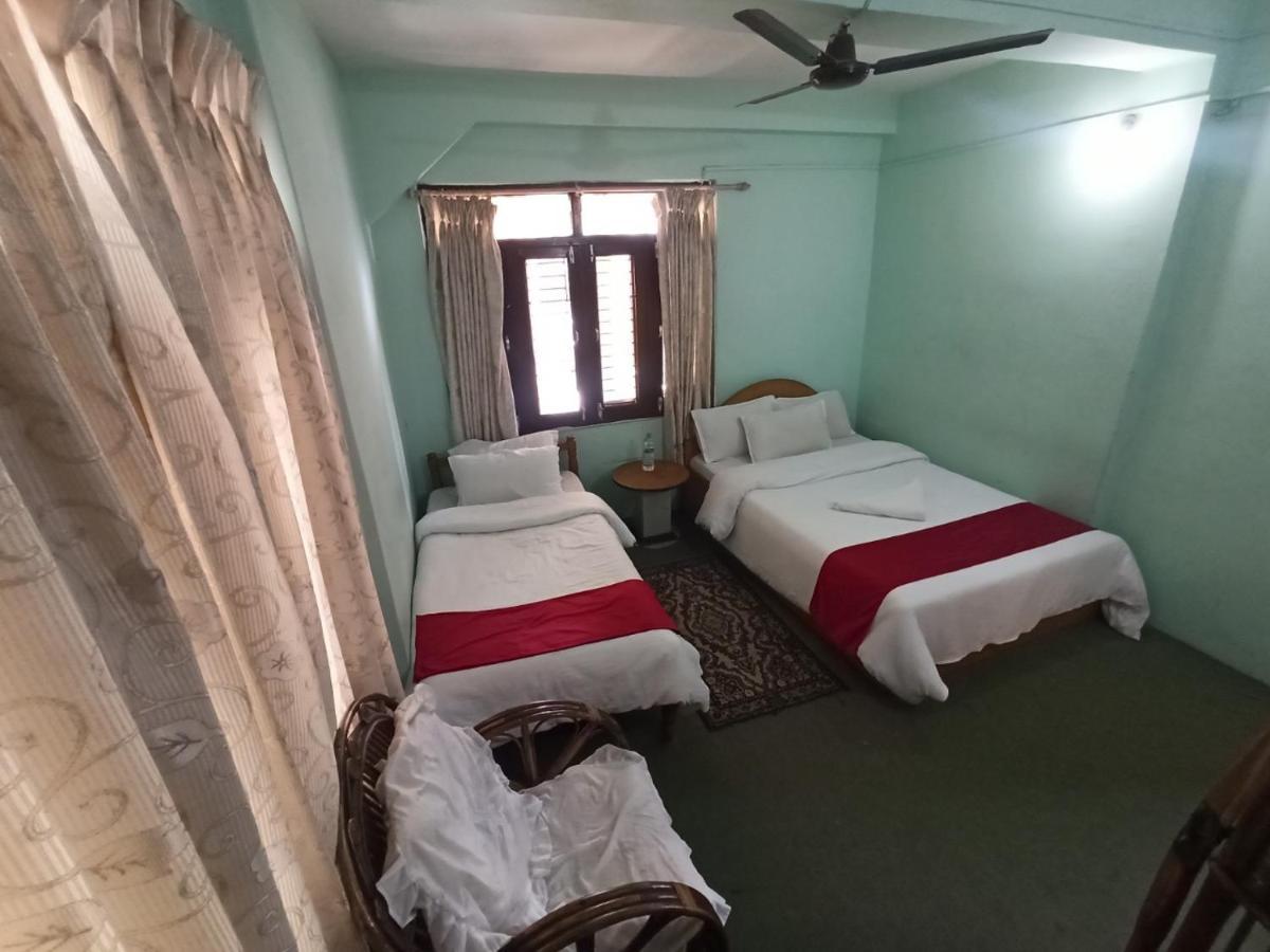 Pushpa Guest House Pokhara Eksteriør billede