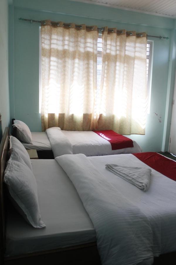 Pushpa Guest House Pokhara Eksteriør billede