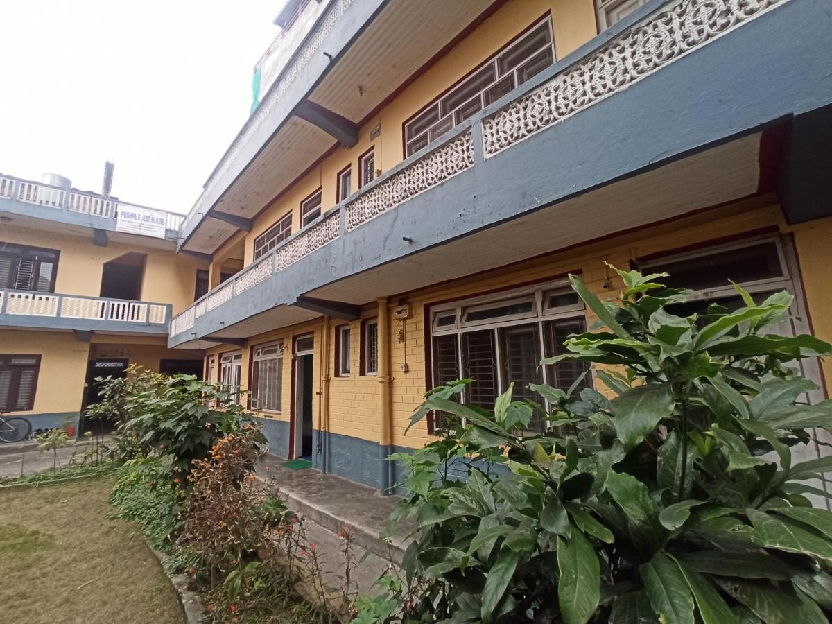 Pushpa Guest House Pokhara Eksteriør billede