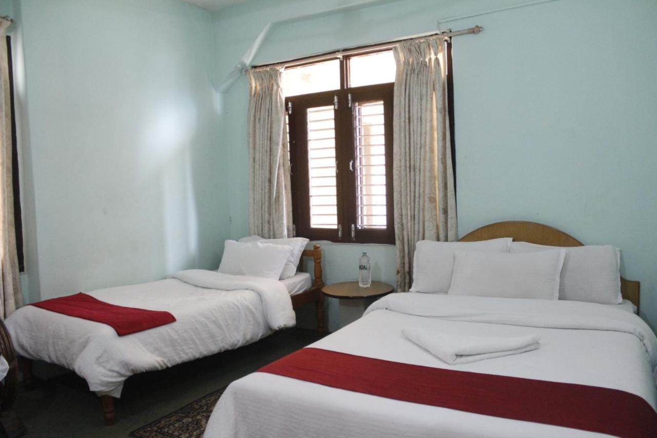 Pushpa Guest House Pokhara Eksteriør billede