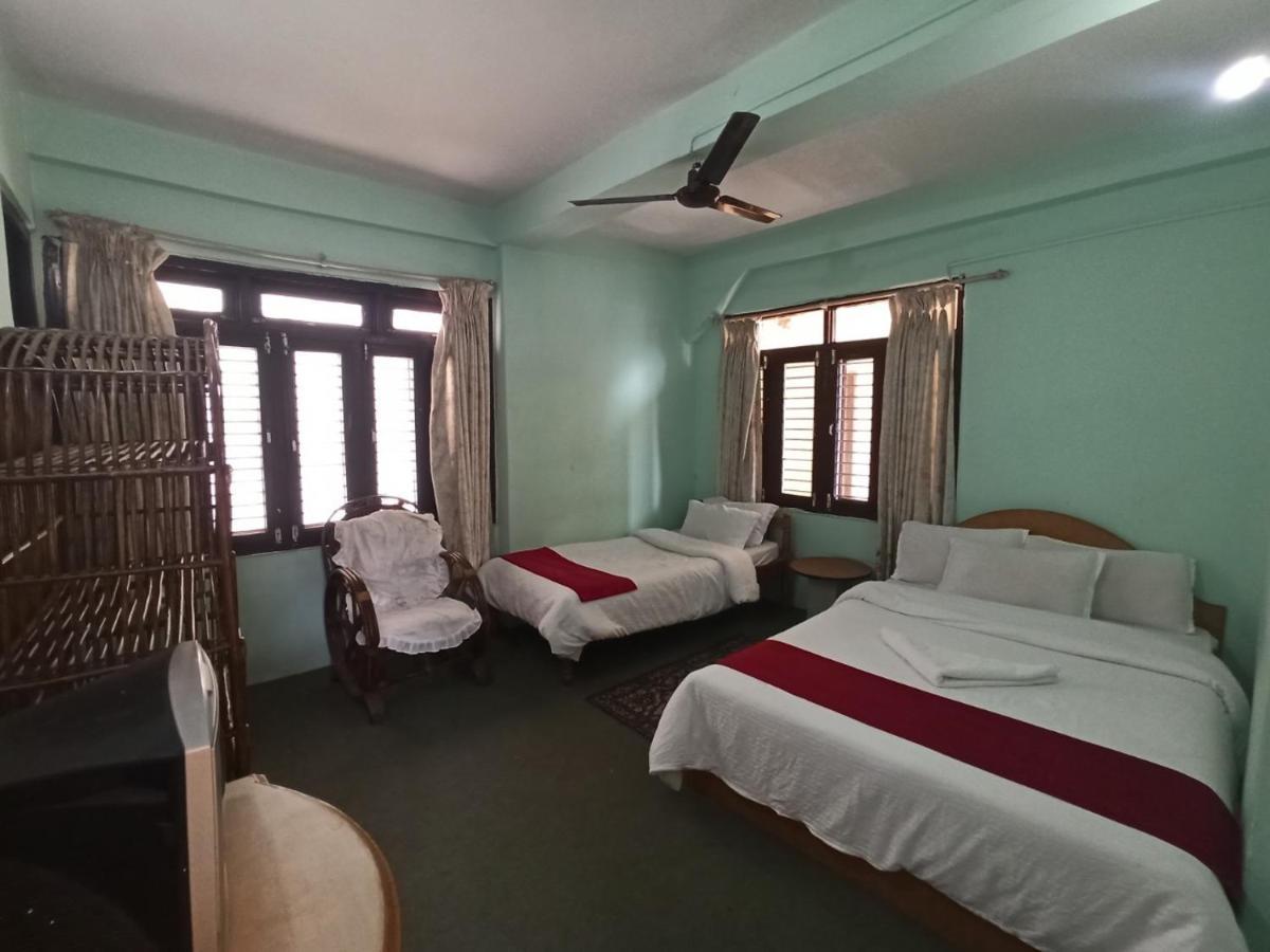 Pushpa Guest House Pokhara Eksteriør billede