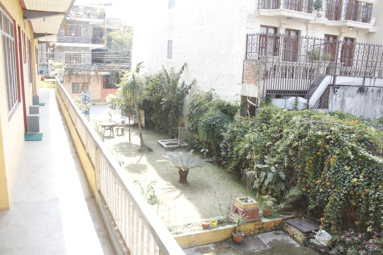 Pushpa Guest House Pokhara Eksteriør billede