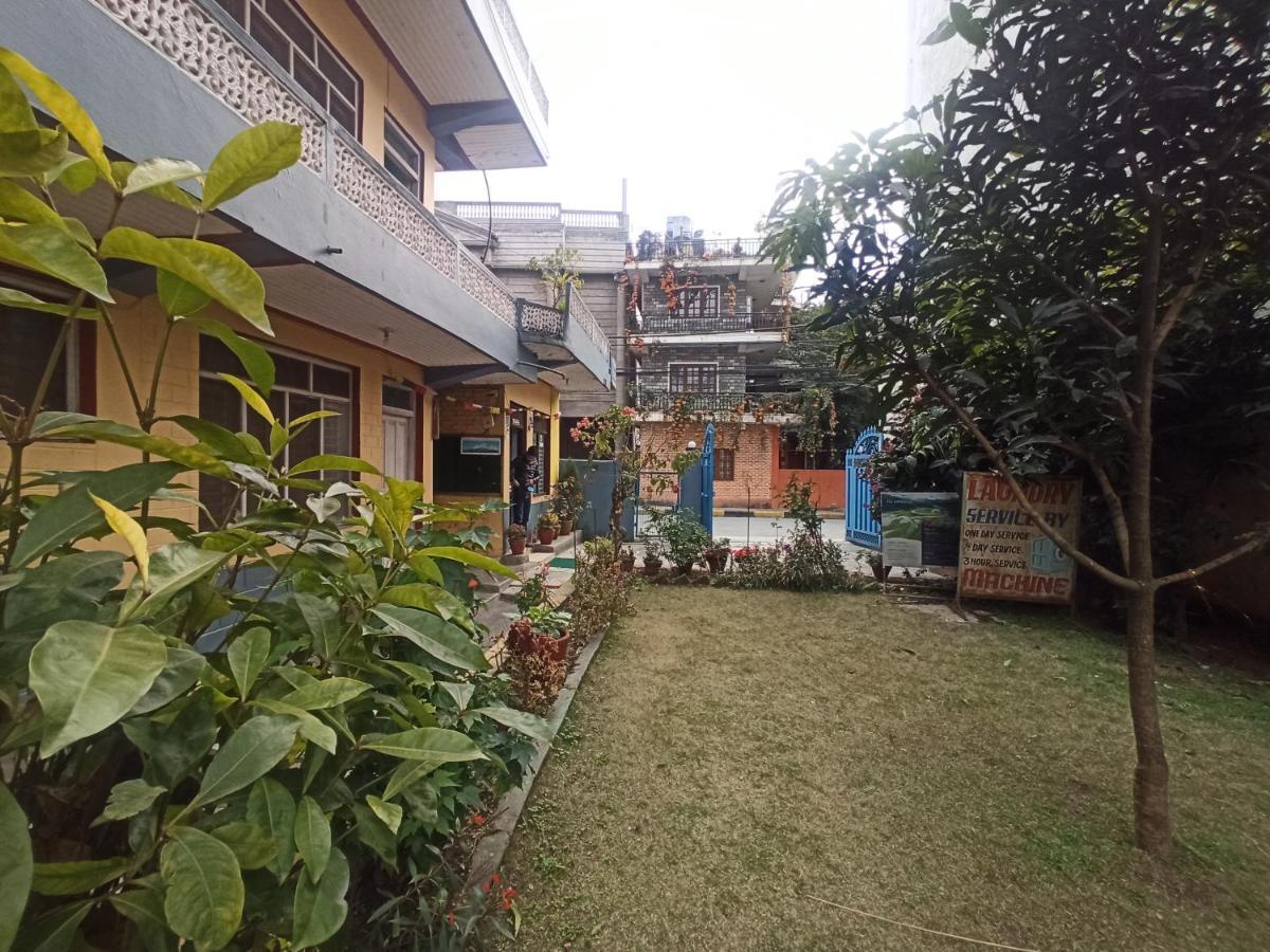 Pushpa Guest House Pokhara Eksteriør billede